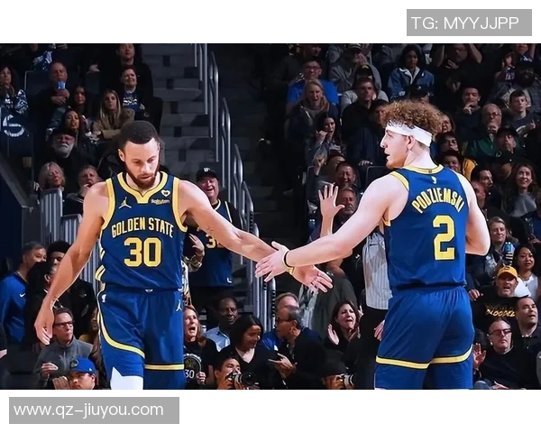 波杰谈与库里搭档的思考过程强硬防守下的默契配合之道 波杰谈与库里搭档的思考过程强硬防守下的默契配合之道