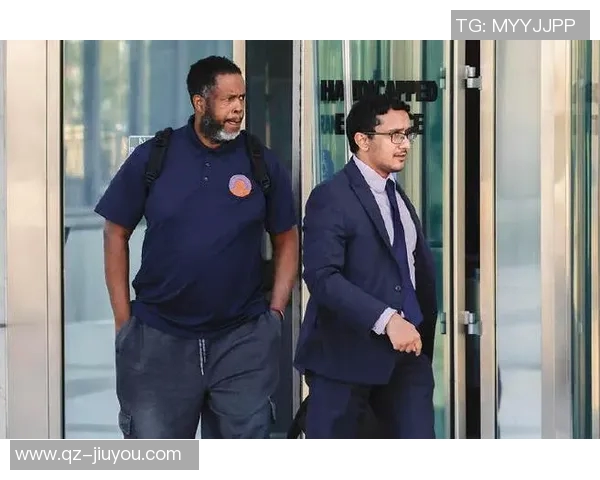 职业赌徒琼斯自称詹姆斯好友在维加斯赌场游走以求信任与机会