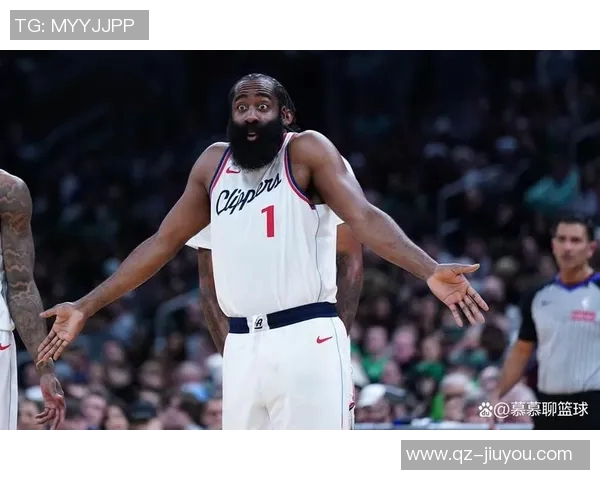 哈登半场表现低迷仅得1分却送出10次助攻展现团队精神